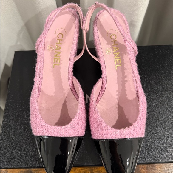 CHANEL Pink and Black Heels Elegant Design - Picture 1 of 7